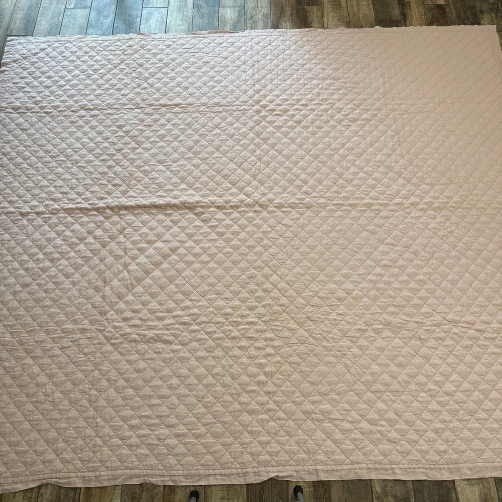 Pottery Barn Belgian Flax Linen Diamond Quilt King Cal King Soft Rose Pink Bed